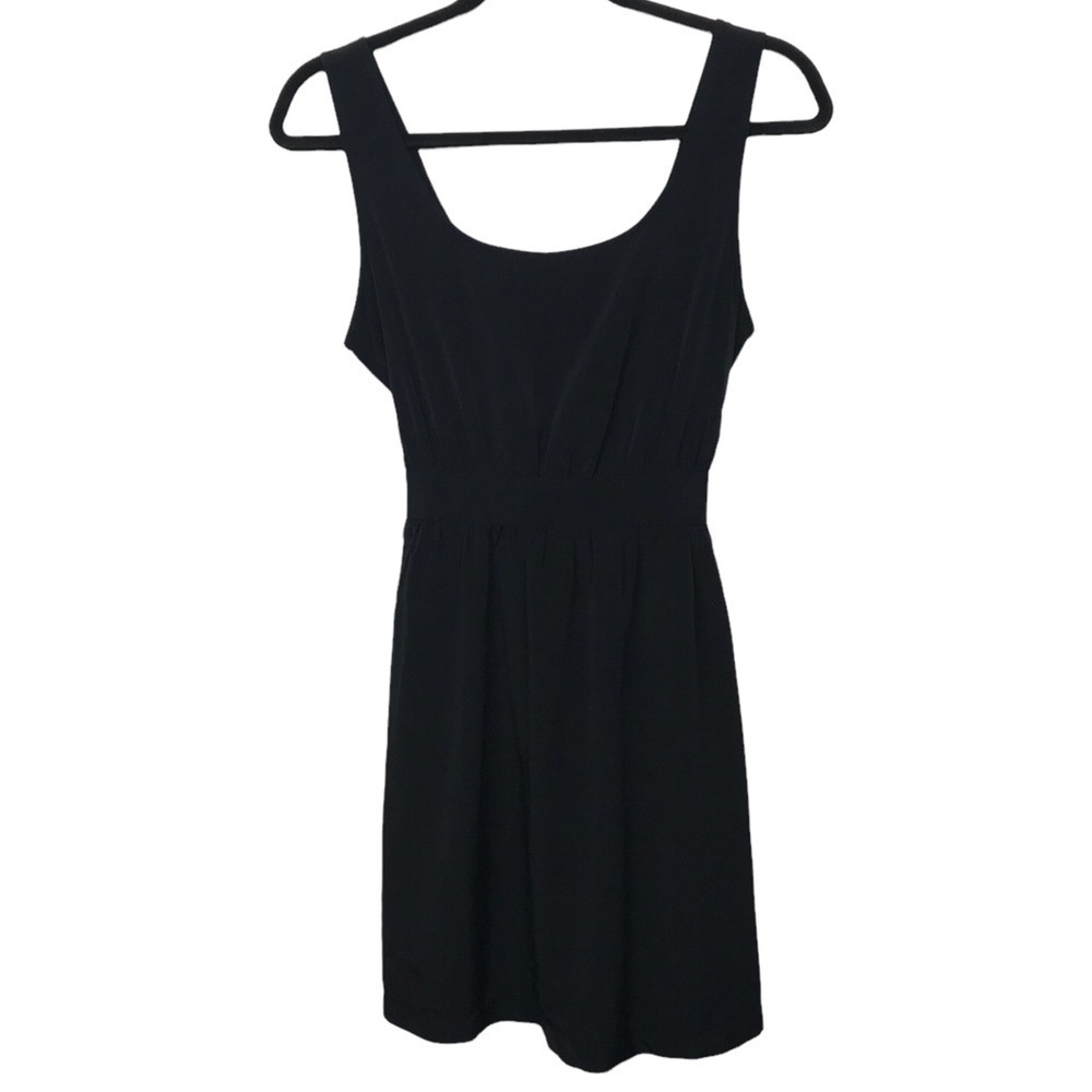 Forever 21 Black Sleeveless Tunic Blouse With Back Cut Out Medium